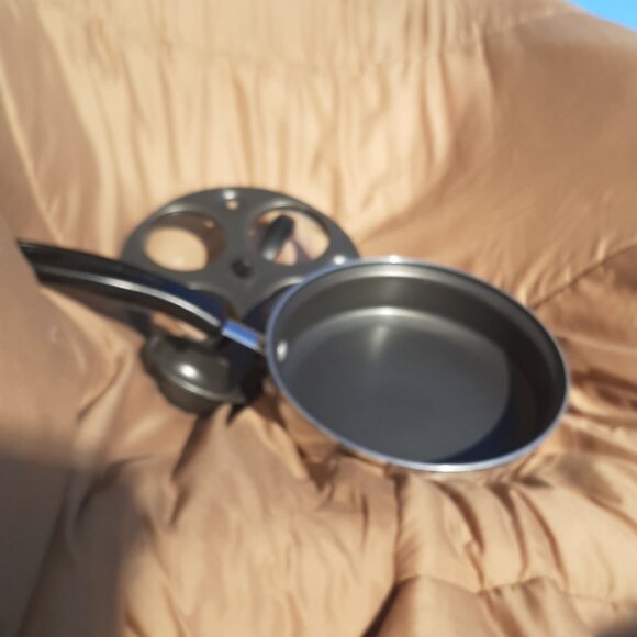 Egg Poaching Stainless Steel Pan Four Non-stick Cups Stove Top Kitchen Aid - Picture 2 of 8